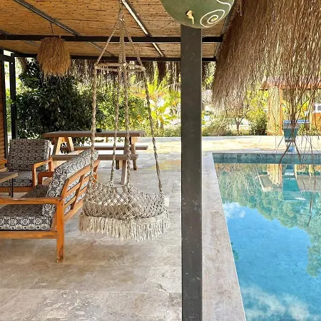 Вилла With Hot Pool In