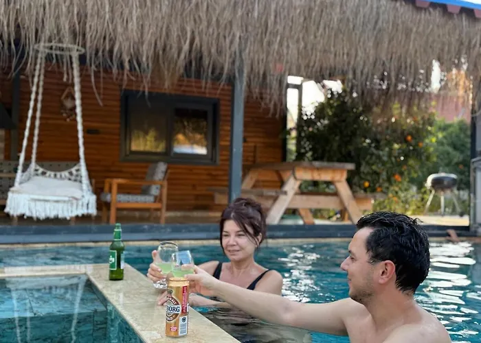 With Hot Pool In * מרמריס